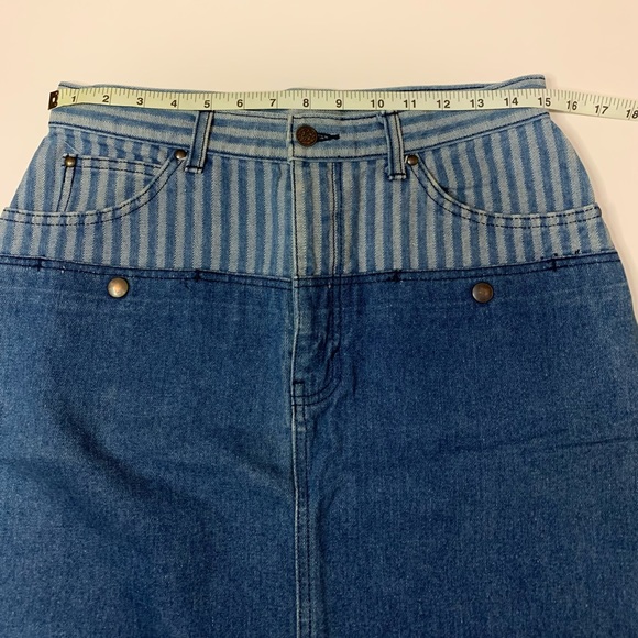 Classic Vintage jean skirt - Picture 3 of 6
